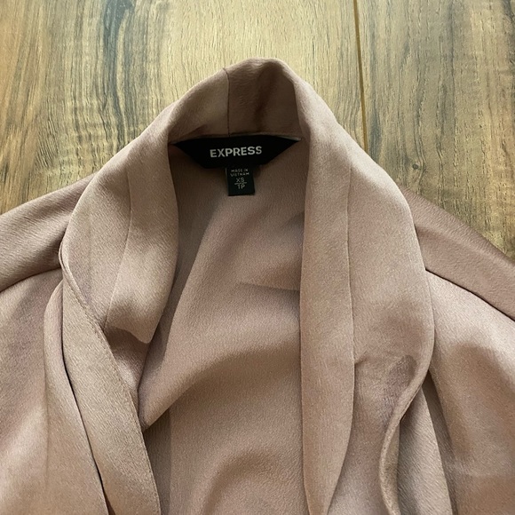 Express rose gold top - Picture 2 of 3